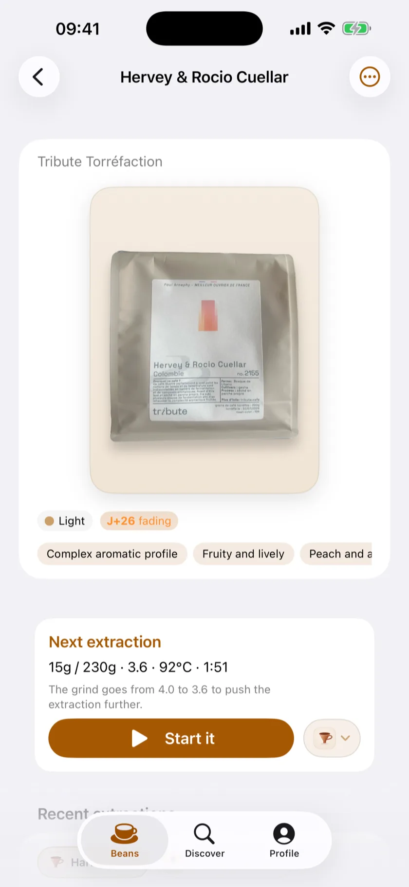 Cupsight's bag detail screen: the scanned label turned into roaster, origin and freshness data